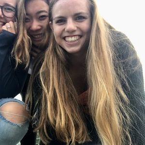 Meet your Posher, Lauren